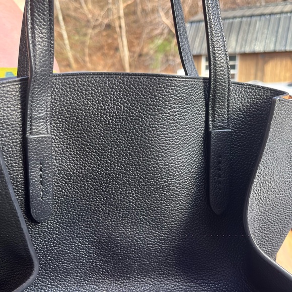 COACH Black Pebbled Leather Tote Bag-peeling inside - Picture 2 of 6